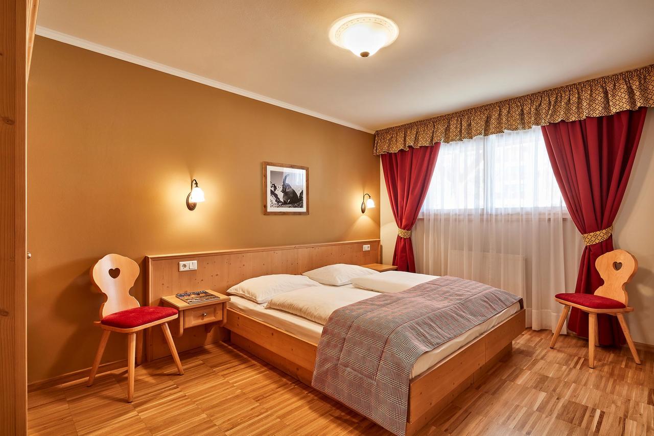 Hotel Marmolada Корвара ин Бадия Екстериор снимка
