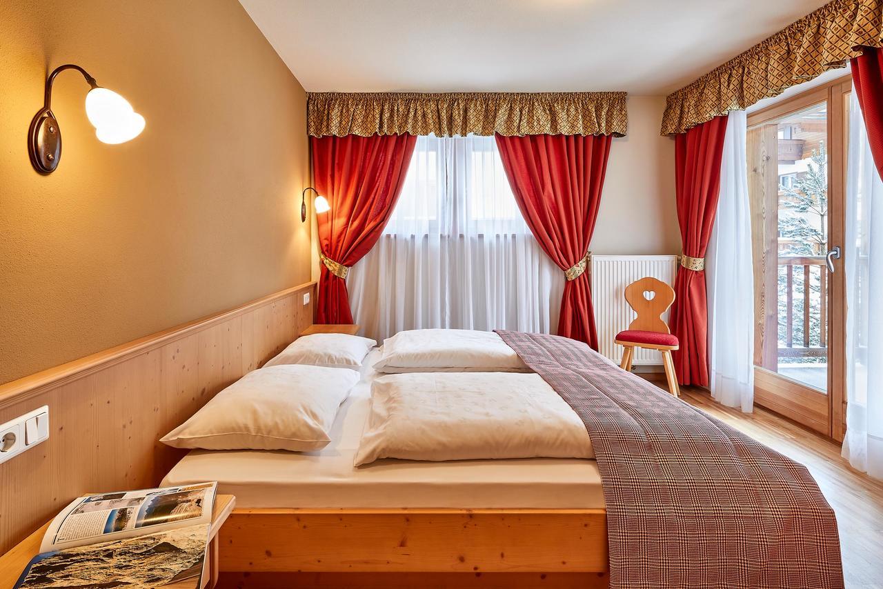 Hotel Marmolada Корвара ин Бадия Екстериор снимка