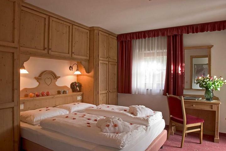 Hotel Marmolada Корвара ин Бадия Екстериор снимка
